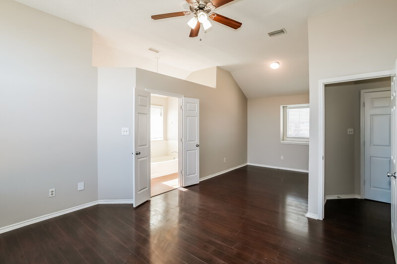 2,630/Mo, 3301 Wilmington Dr Grand Prairie, TX 75052 Living Room View