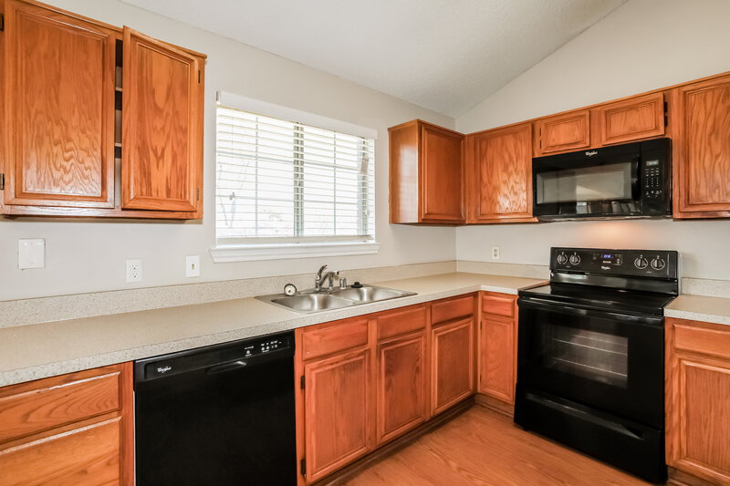 2,630/Mo, 3301 Wilmington Dr Grand Prairie, TX 75052 Kitchen View