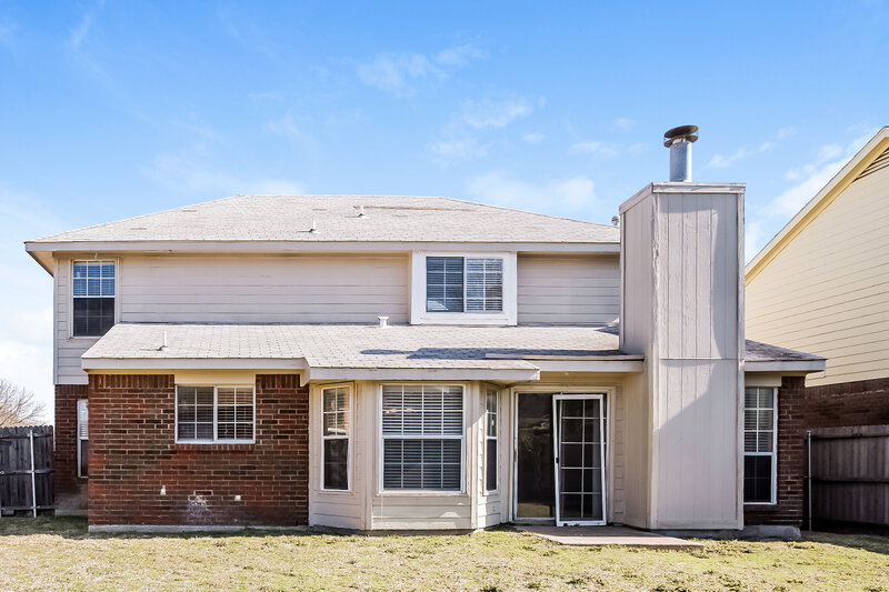 2,630/Mo, 3301 Wilmington Dr Grand Prairie, TX 75052 Rear View