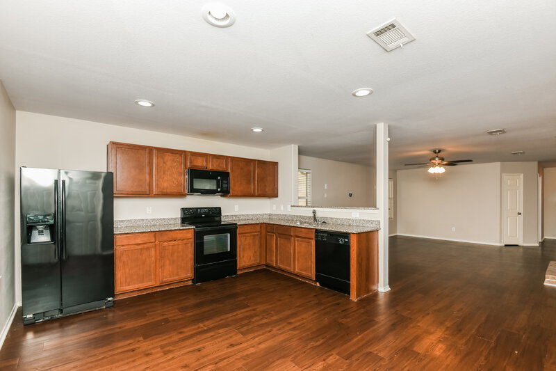1,830/Mo, 10213 Feldspar Dr Fort Worth, TX 76131 Kitchen View 2