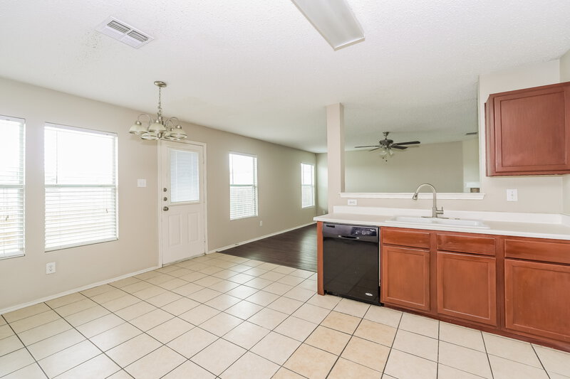 2,900/Mo, 5409 New Castleton Ln Fort Worth, TX 76135 Kitchen View 2