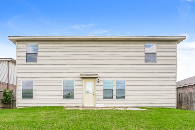 2,900/Mo, 5409 New Castleton Ln Fort Worth, TX 76135 Rear View