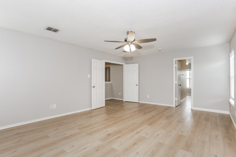 2,330/Mo, 824 Willow Wood Dr Cedar Hill, TX 75104 Main Bedroom View 2