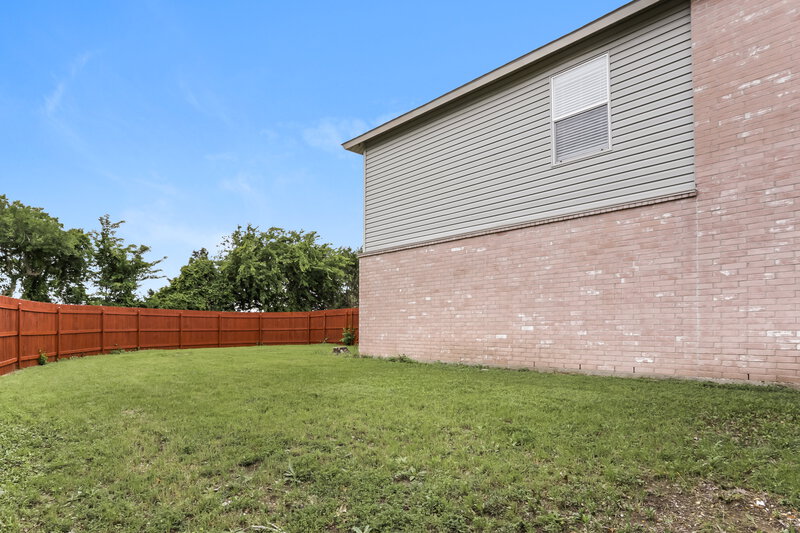2,330/Mo, 824 Willow Wood Dr Cedar Hill, TX 75104 Rear View