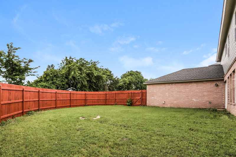 2,330/Mo, 824 Willow Wood Dr Cedar Hill, TX 75104 Rear View 2