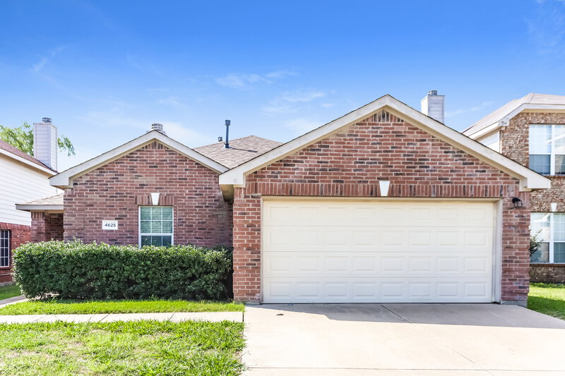 2,255/Mo, 4625 Sleepy Ridge Cir Fort Worth, TX 76133 External View