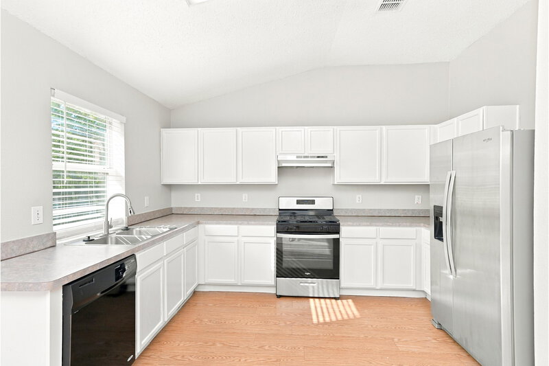 2,000/Mo, 4625 Sleepy Ridge Cir Fort Worth, TX 76133 Kitchen View