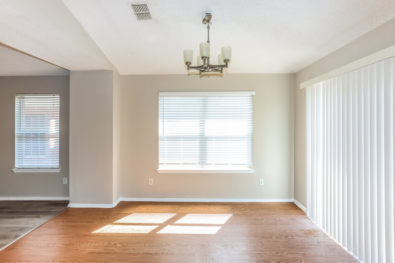 2,255/Mo, 4625 Sleepy Ridge Cir Fort Worth, TX 76133 Dining Room View