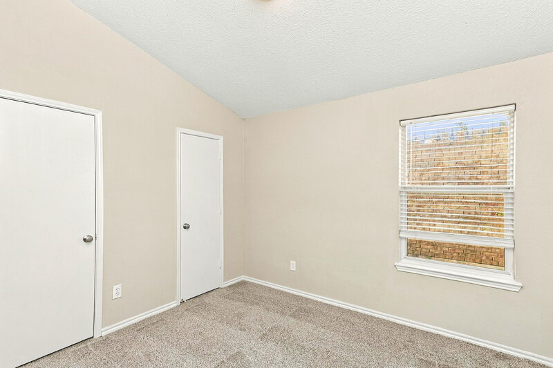 2,000/Mo, 4625 Sleepy Ridge Cir Fort Worth, TX 76133 Bedroom View