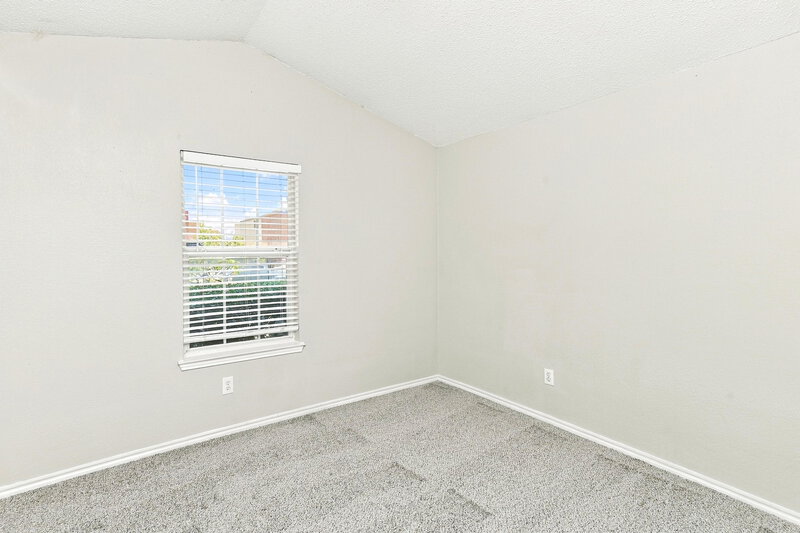 2,000/Mo, 4625 Sleepy Ridge Cir Fort Worth, TX 76133 Bedroom View 2