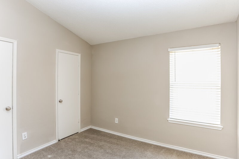 2,255/Mo, 4625 Sleepy Ridge Cir Fort Worth, TX 76133 Bedroom View 2