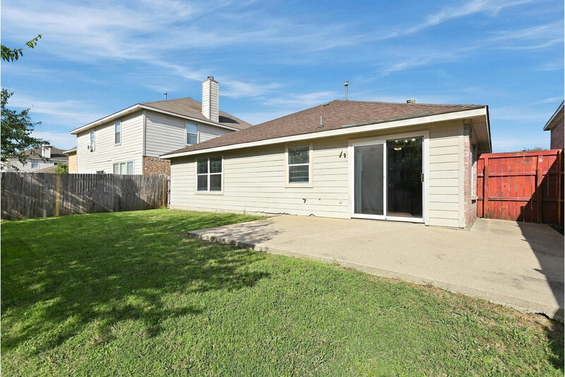 2,000/Mo, 4625 Sleepy Ridge Cir Fort Worth, TX 76133 Rear View