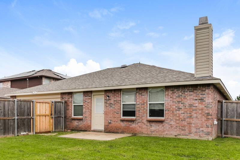 2,235/Mo, 1021 Badger Run Lancaster, TX 75134 Rear View 2