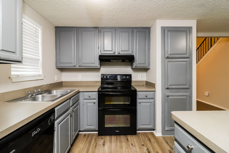 3,400/Mo, 6720 Copperwood Ct Arlington, TX 76001 Kitchen View