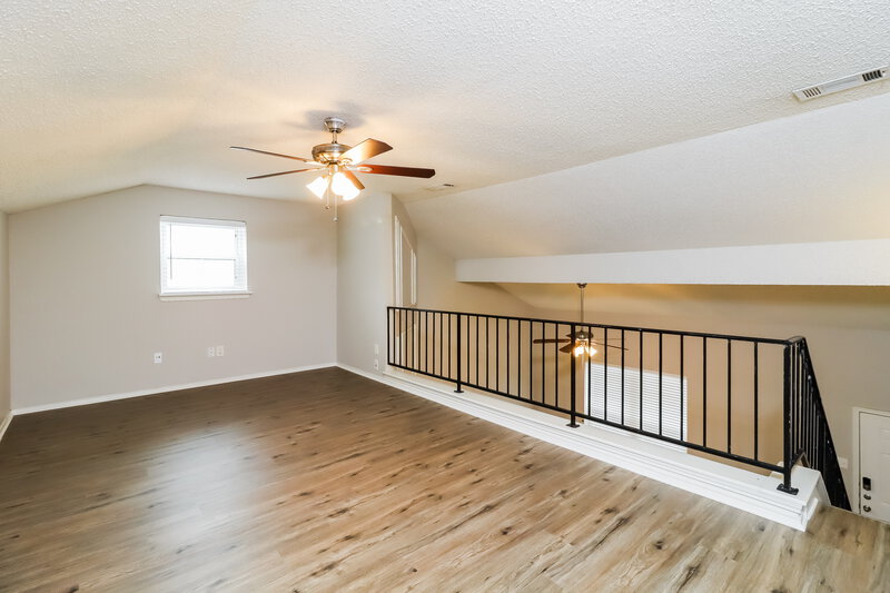 3,400/Mo, 6720 Copperwood Ct Arlington, TX 76001 Loft View
