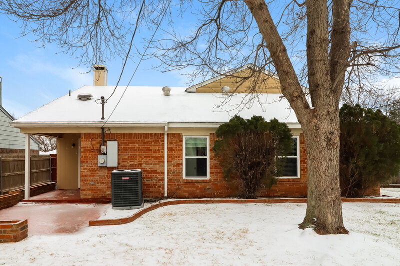 3,400/Mo, 6720 Copperwood Ct Arlington, TX 76001 Rear View
