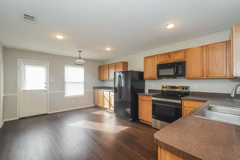1,805/Mo, 2545 Grand Gulf Rd Fort Worth, TX 76123 Kitchen View 3