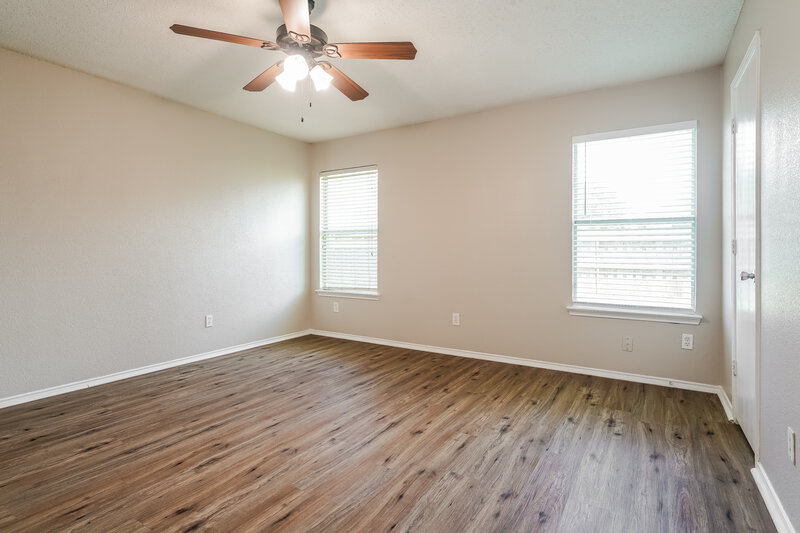 2,285/Mo, 8413 Canvasback Ln Dallas, TX 75249 Main Bedroom View
