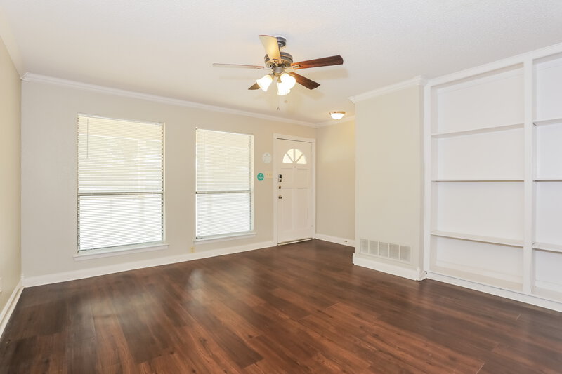 2,410/Mo, 5108 Parliament Dr Arlington, TX 76017 Living Room View