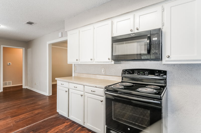2,390/Mo, 5108 Parliament Dr Arlington, TX 76017 Kitchen View 2