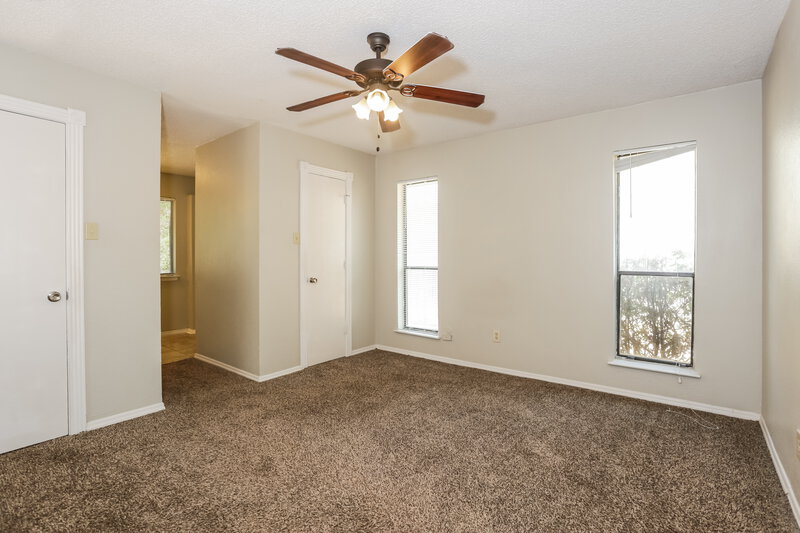 2,410/Mo, 5108 Parliament Dr Arlington, TX 76017 Main Bedroom View 2
