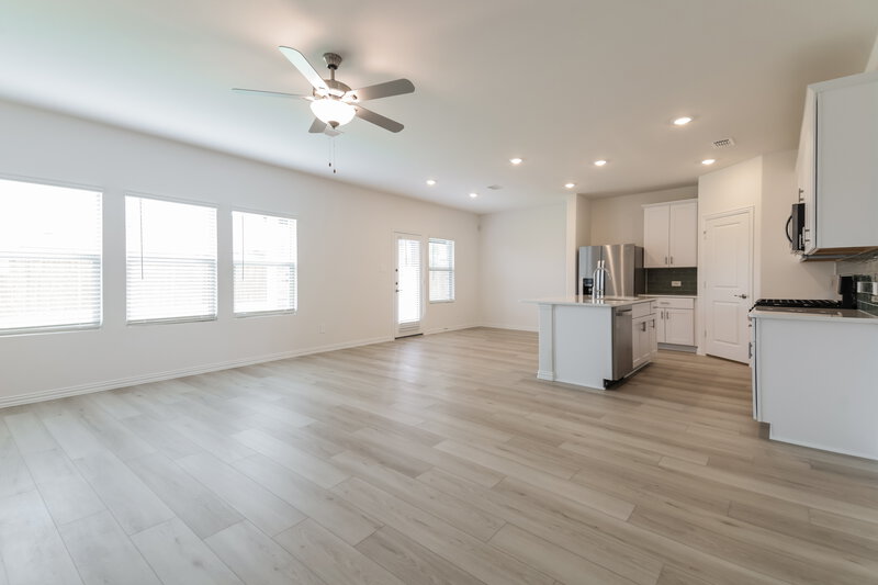 2,300/Mo, 801 Dotty Dr McKinney, TX 75071 Living Room View