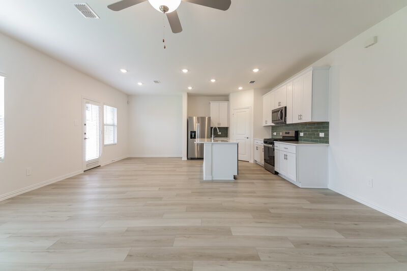 2,300/Mo, 801 Dotty Dr McKinney, TX 75071 Living Room View 2