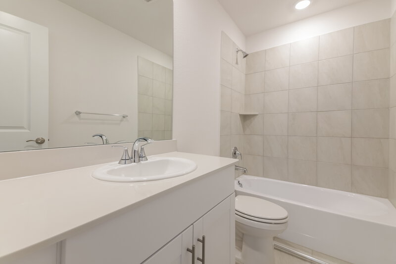 2,300/Mo, 801 Dotty Dr McKinney, TX 75071 Bathroom View