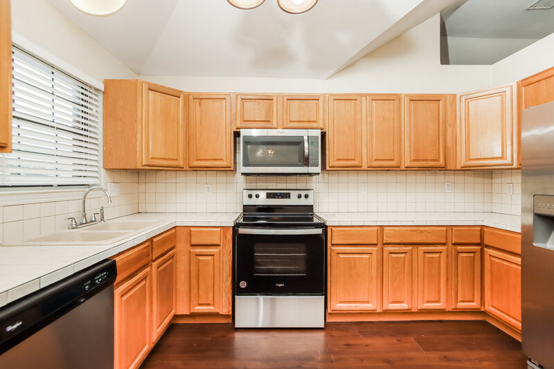 2,610/Mo, 1310 Jasmine Dr Lewisville, TX 75077 Kitchen View 2