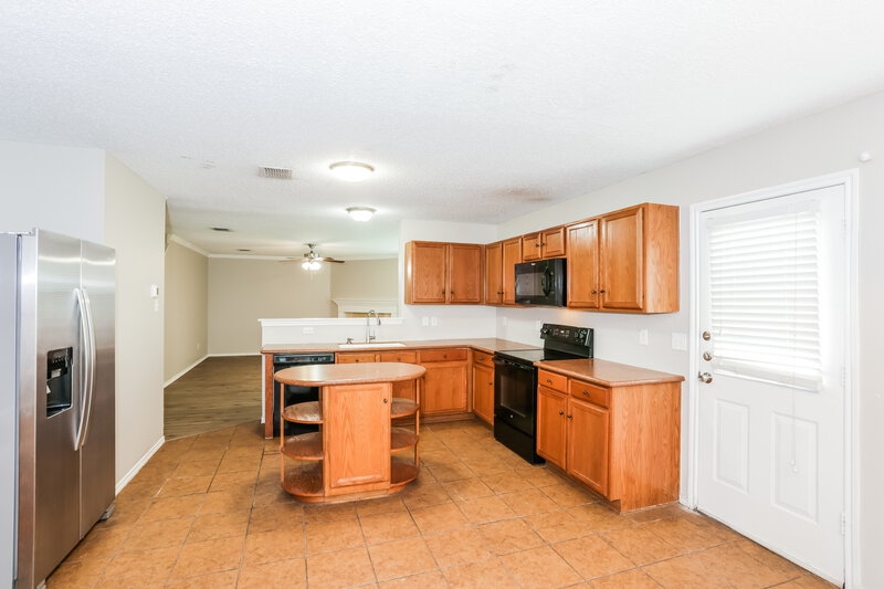 2,590/Mo, 2044 W Grove Ln Grand Prairie, TX 75052 Kitchen View 2