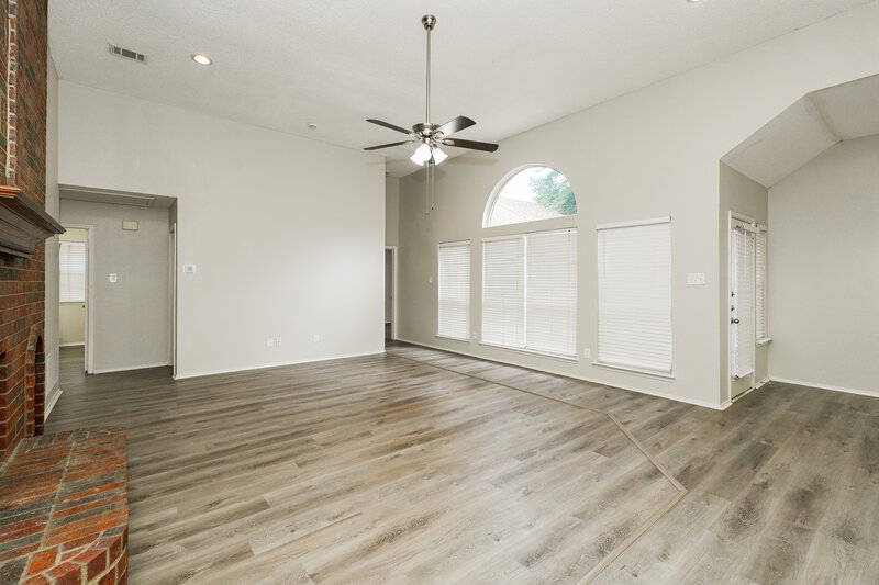 2,400/Mo, 2338 Liles Ln Mesquite, TX 75181 Living Room View 3