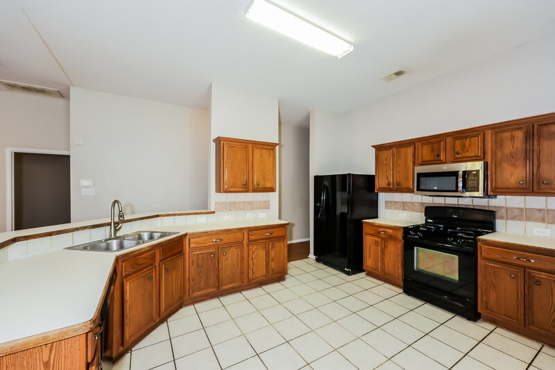 2,400/Mo, 3020 Meadowbrook Dr Grand Prairie, TX 75052 Kitchen View