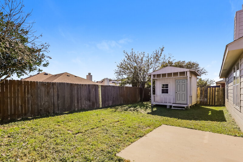 2,400/Mo, 3020 Meadowbrook Dr Grand Prairie, TX 75052 Rear View