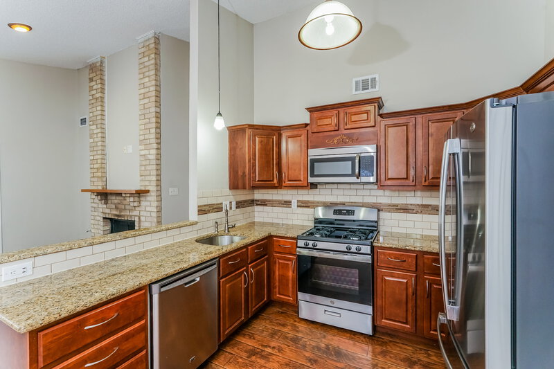 2,475/Mo, 4307 Largo Dr Grand Prairie, TX 75052 Kitchen View
