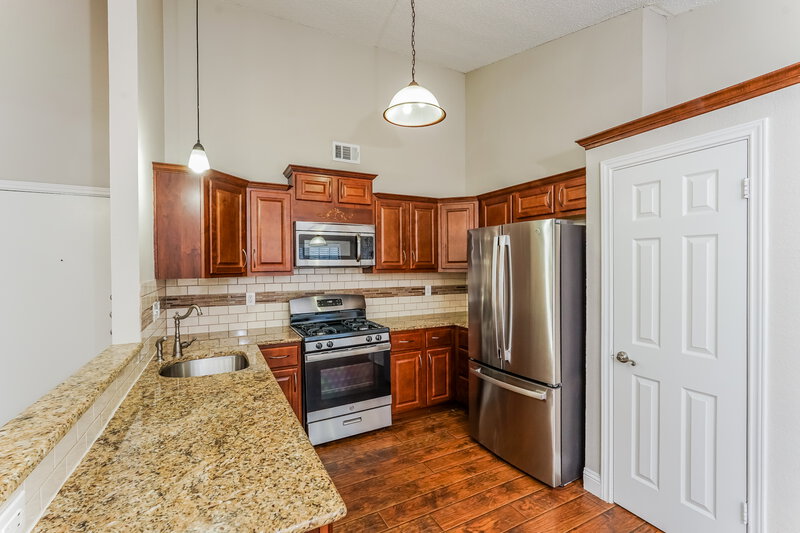 2,475/Mo, 4307 Largo Dr Grand Prairie, TX 75052 Kitchen View 2