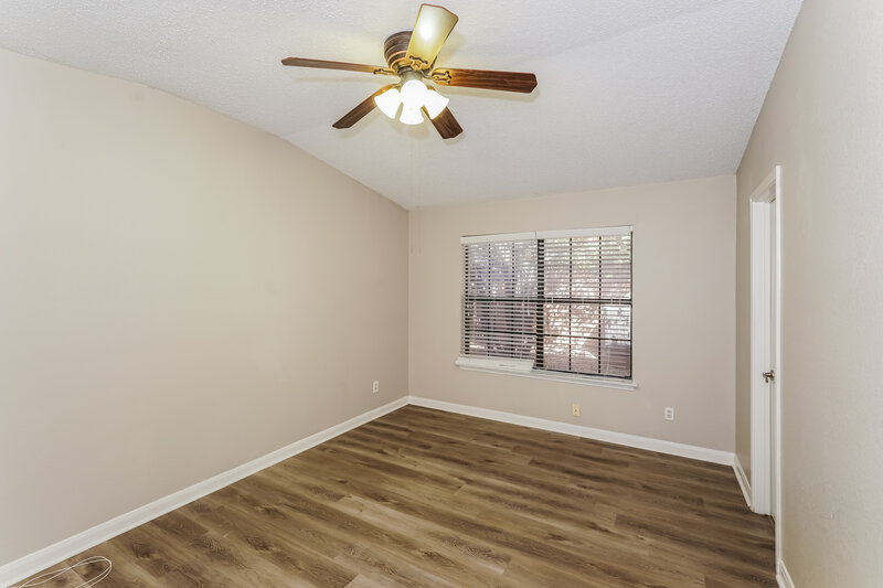 2,475/Mo, 4307 Largo Dr Grand Prairie, TX 75052 Main Bedroom View