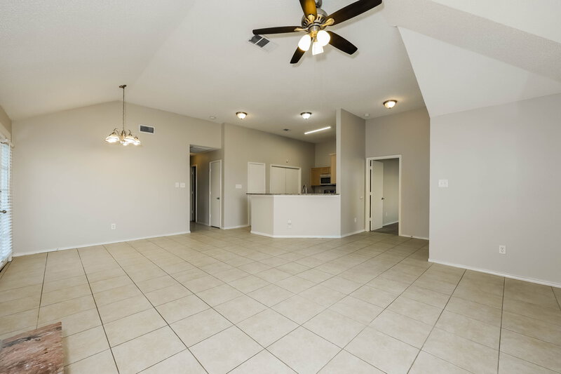 1,695/Mo, 1521 Becky Ln Lancaster, TX 75134 Living Room View