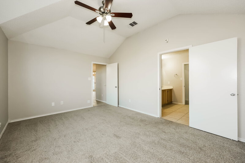 1,695/Mo, 1521 Becky Ln Lancaster, TX 75134 Main Bedroom View 2