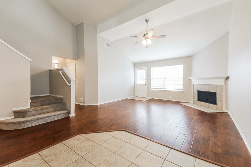 2,275/Mo, 8613 Wagon Trl Cross Roads, TX 76227 Living Room View