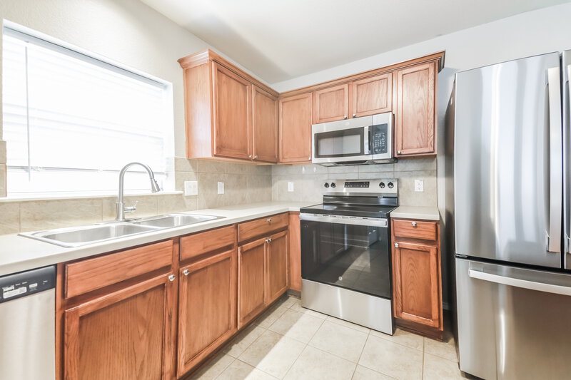 2,275/Mo, 8613 Wagon Trl Cross Roads, TX 76227 Kitchen View 2