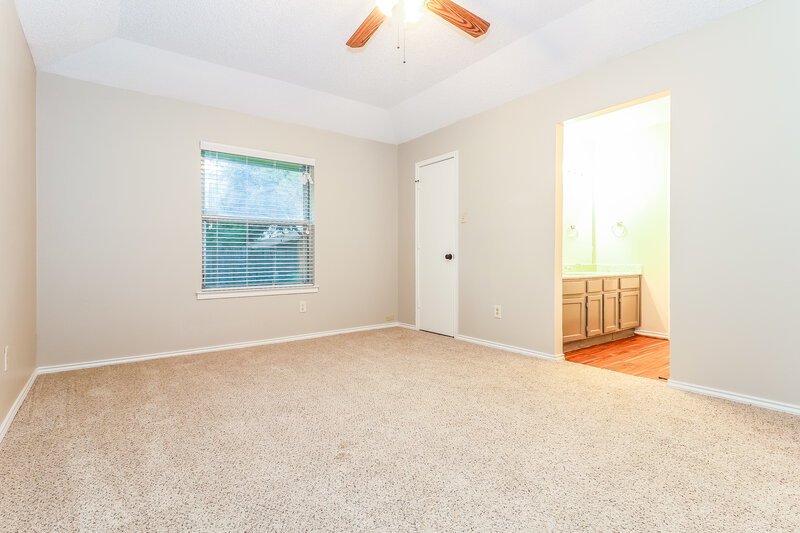 2,380/Mo, 2913 Highlawn Ter Fort Worth, TX 76133 Master Bedroom View 2