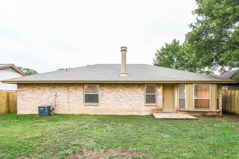2,380/Mo, 2913 Highlawn Ter Fort Worth, TX 76133 Rear View