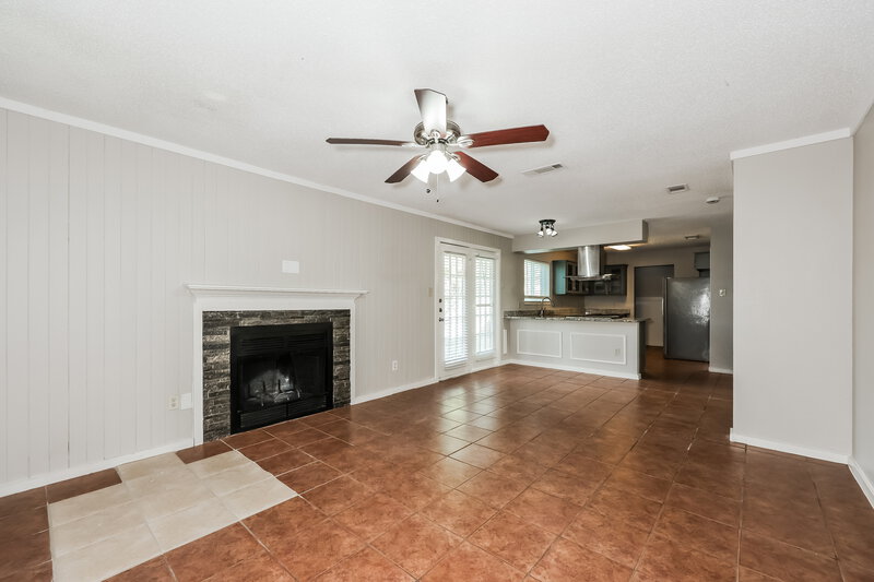 2,040/Mo, 5528 Royal Meadow Ln Arlington, TX 76017 Living Room View 2