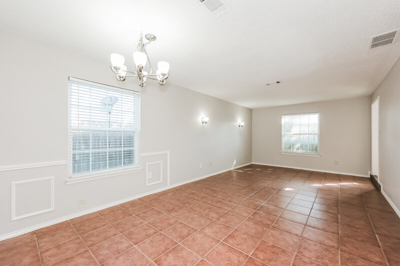 2,040/Mo, 5528 Royal Meadow Ln Arlington, TX 76017 Dining Room View