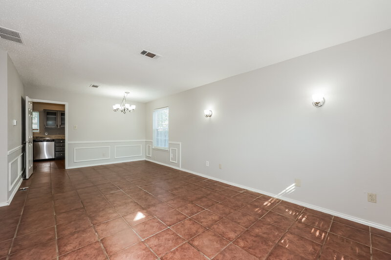 2,040/Mo, 5528 Royal Meadow Ln Arlington, TX 76017 Dining Room View 2