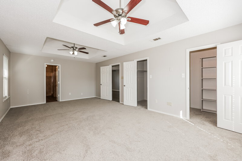 2,040/Mo, 5528 Royal Meadow Ln Arlington, TX 76017 Main Bedroom View 2