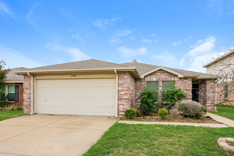 1,865/Mo, 5405 New Castleton Ln Fort Worth, TX 76135 External View