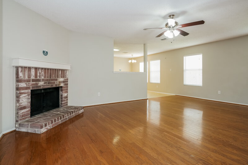 1,865/Mo, 5405 New Castleton Ln Fort Worth, TX 76135 Living Room View
