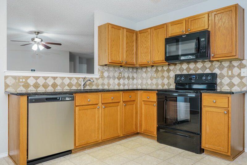 1,865/Mo, 5405 New Castleton Ln Fort Worth, TX 76135 Kitchen View