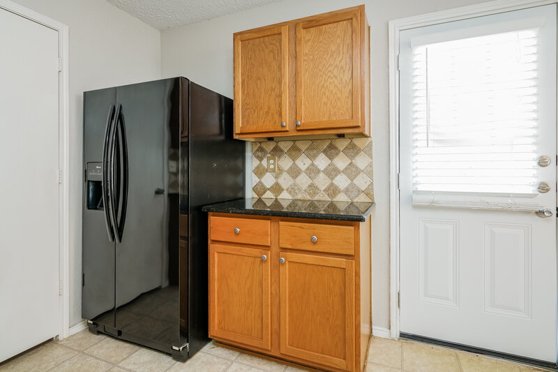 1,865/Mo, 5405 New Castleton Ln Fort Worth, TX 76135 Kitchen View 3